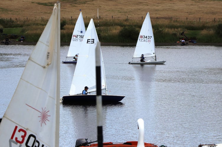 Linda Spiller (Laser 183437) aces starting a race of super-light winds.