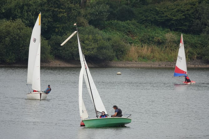 Brian Pollard's rarely seen Taser (Natasha Routley as crew) rounds the buoy in front of Roger Heasman and Graham Joyce's Bosun. Picture: Mandy Pollard