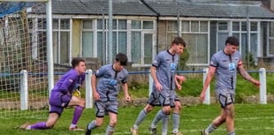 Magpies dig in for superb point at title-chasing Liskeard