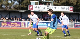 City stay second despite stoppage-time defeat at Enfield 